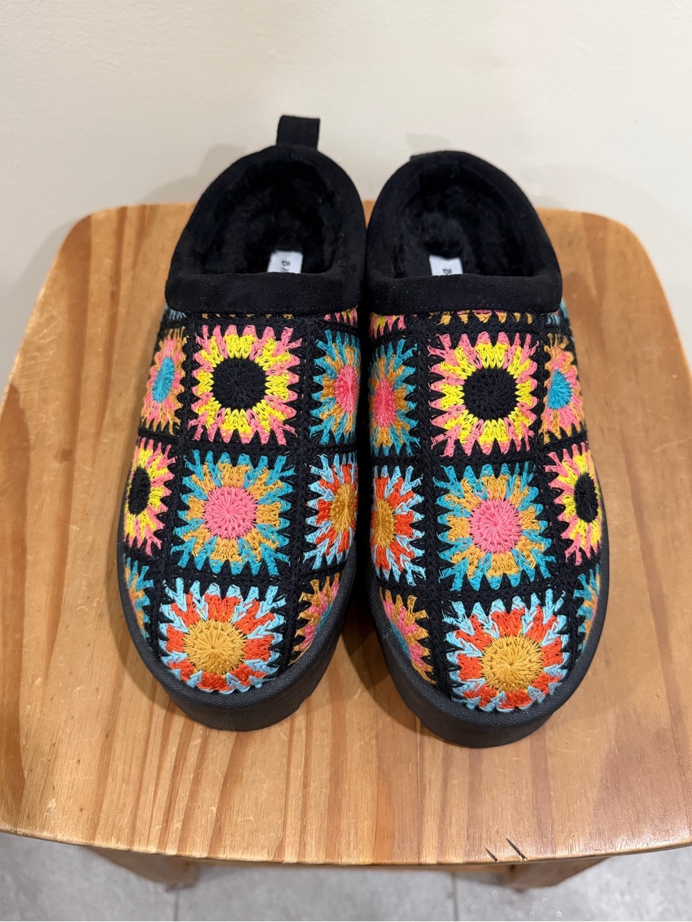 NWOT Bamboo Crochet Hug Slipper Platform Shoes